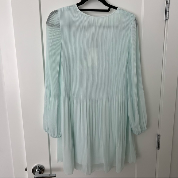 SOLD⭐️Wilfred/Aritzia Daydreamer V-Neck Dress. NWT - Picture 2 of 9